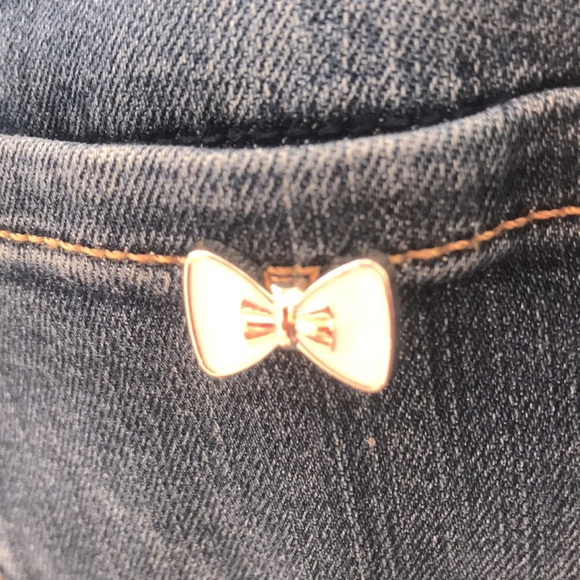 9 pairs of decorative pins bundle - Picture 6 of 13